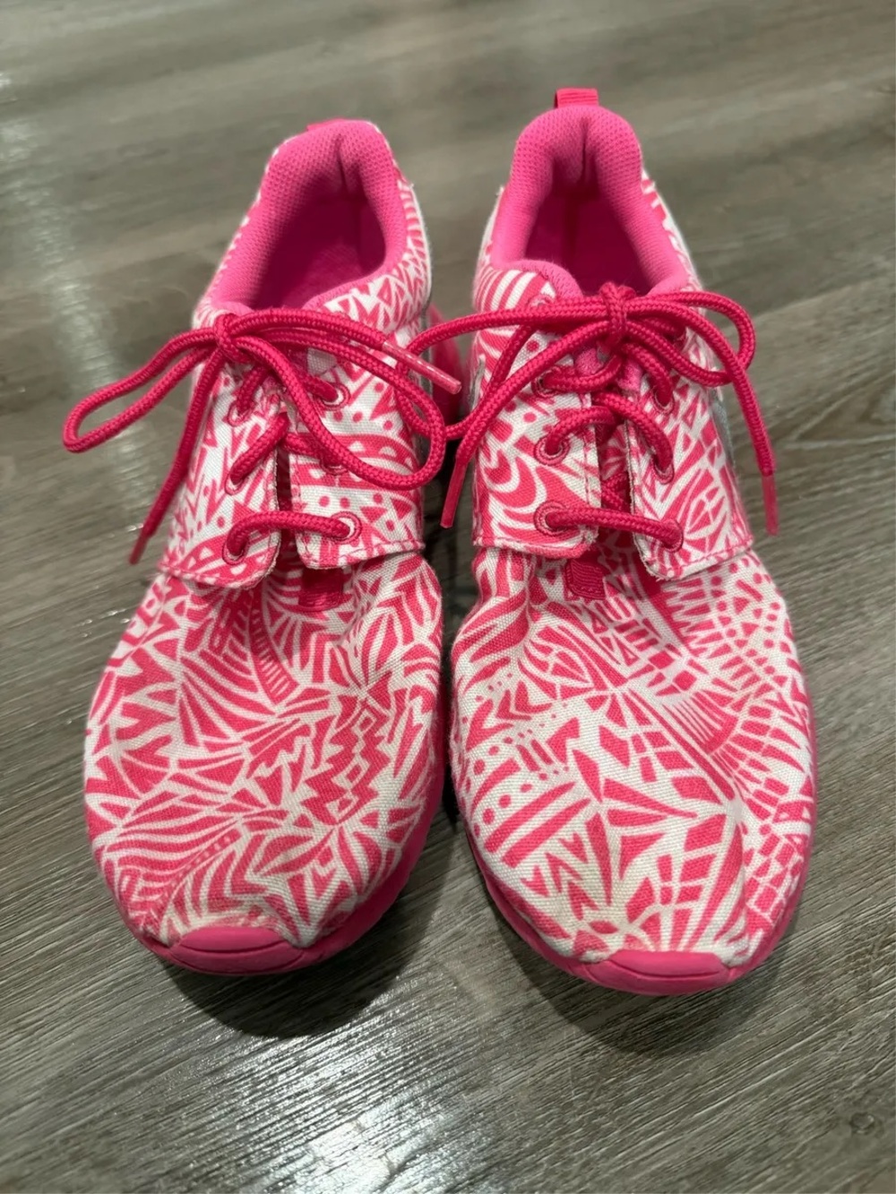 Nike Women's Pink Graphic Lace-Up Sneakers